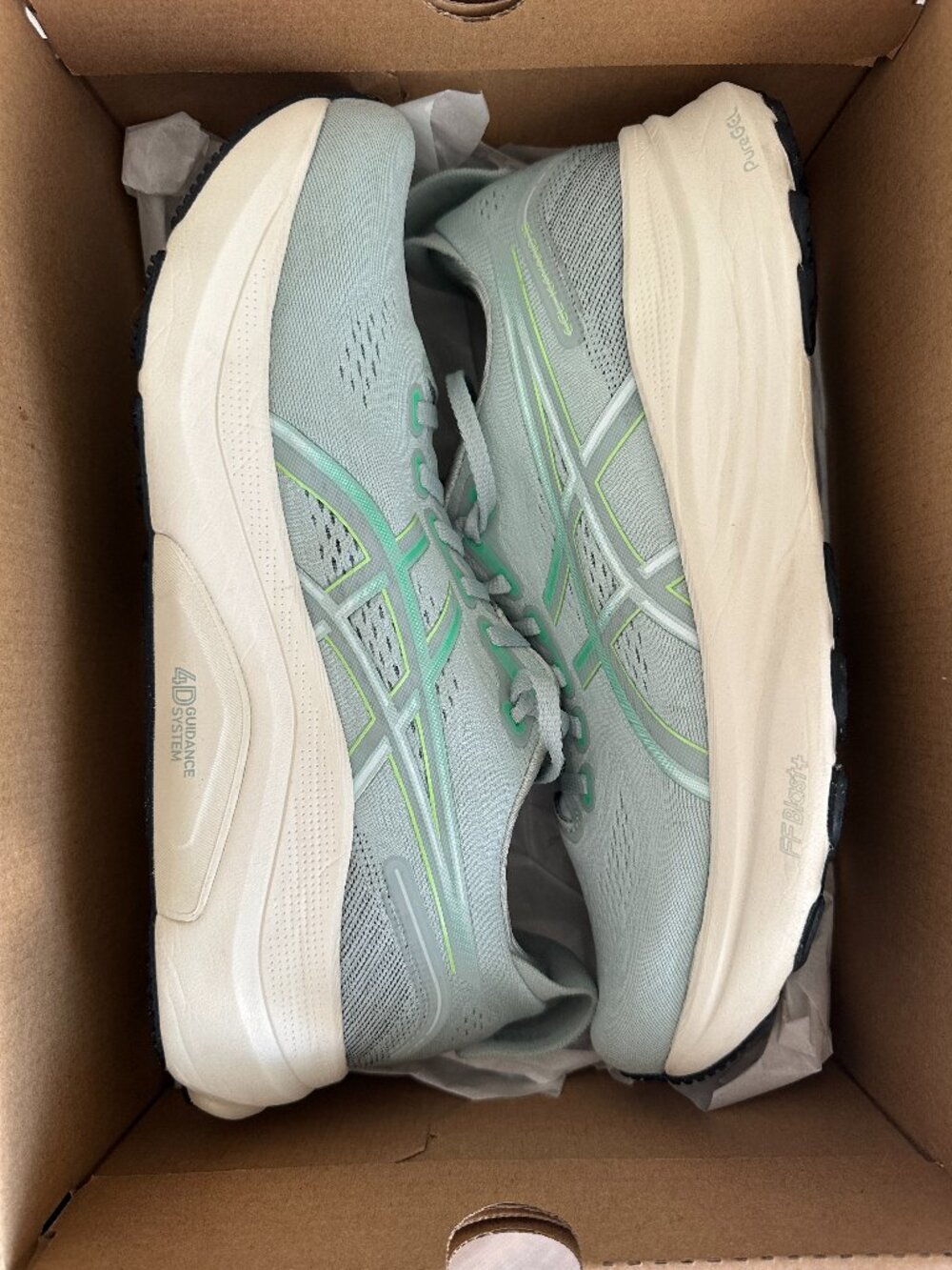ASICS Gel-Kayano 32 – Men’s 10 / Women’s 11.5 – Cold Moss/Vital Green